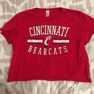 Cropped Cincinnati bearcats shirt